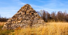 Battlefield pyramid at Fredericksburg. Photo 87397914 © Mark Brooks | Dreamstime.com